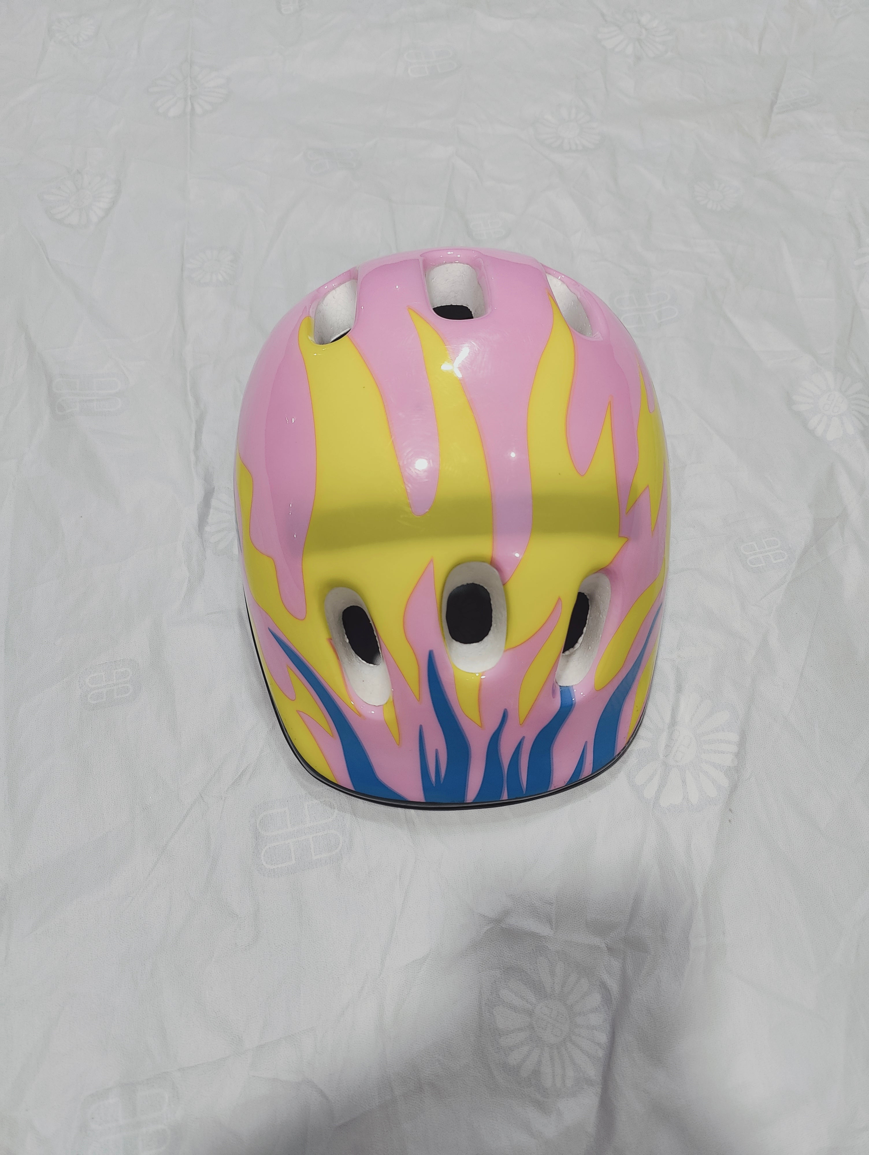 Skating helmet