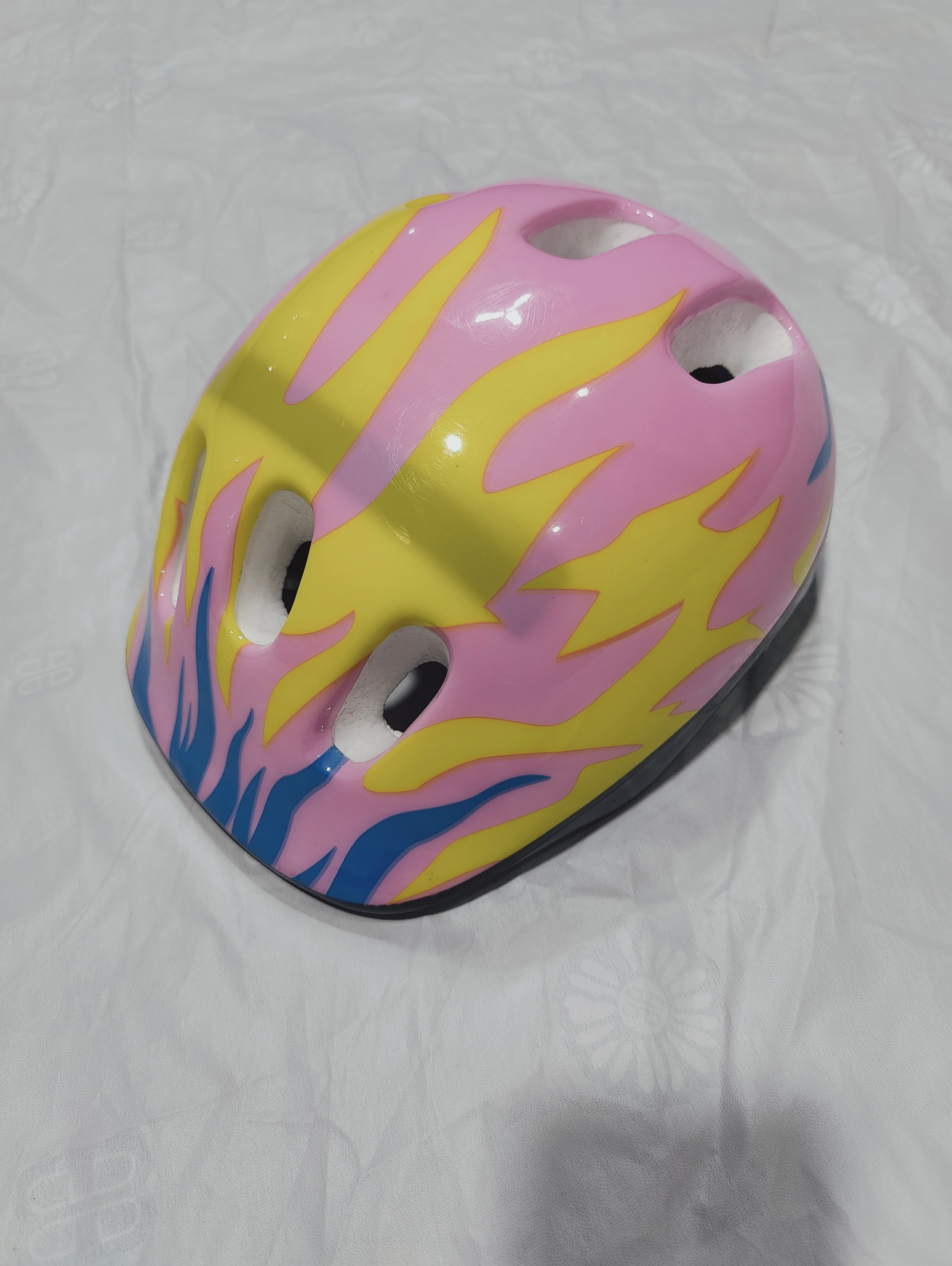 Skating helmet